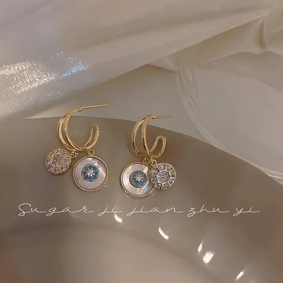 ALLURING KALEIDOSCOPE GOLD PLATED EARRINGS - Picture 3 of 5